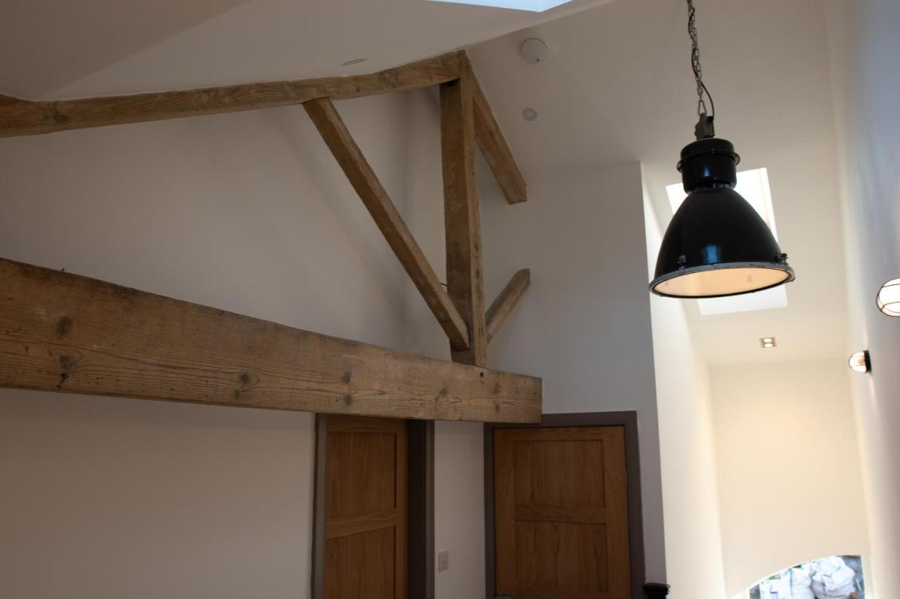 Unique Barn Conversion In Saddleworth Oldham Exterior photo